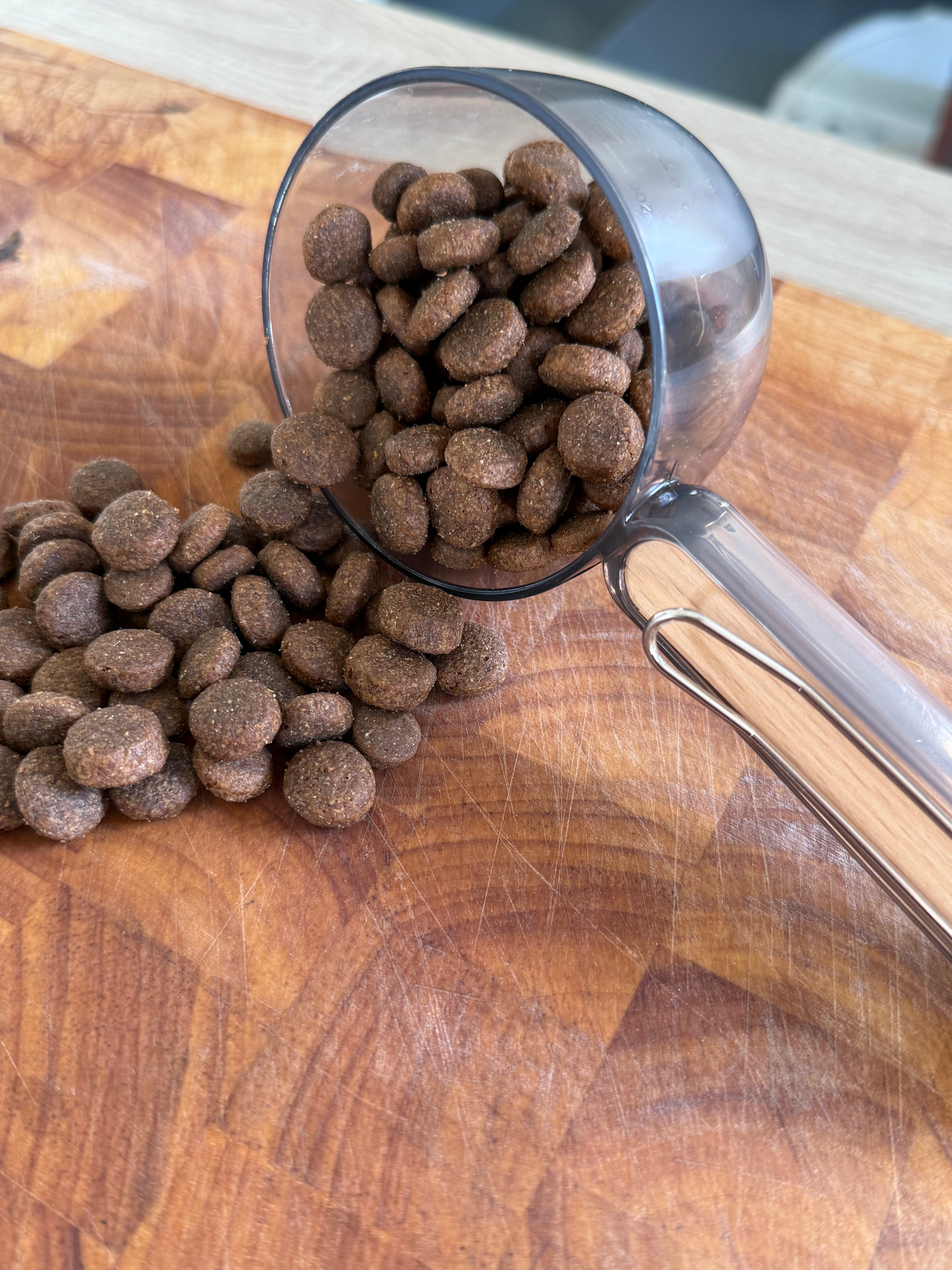 🐾 Pelle-Mesure Aristo’Croc • Dosage précis + pince de fermeture